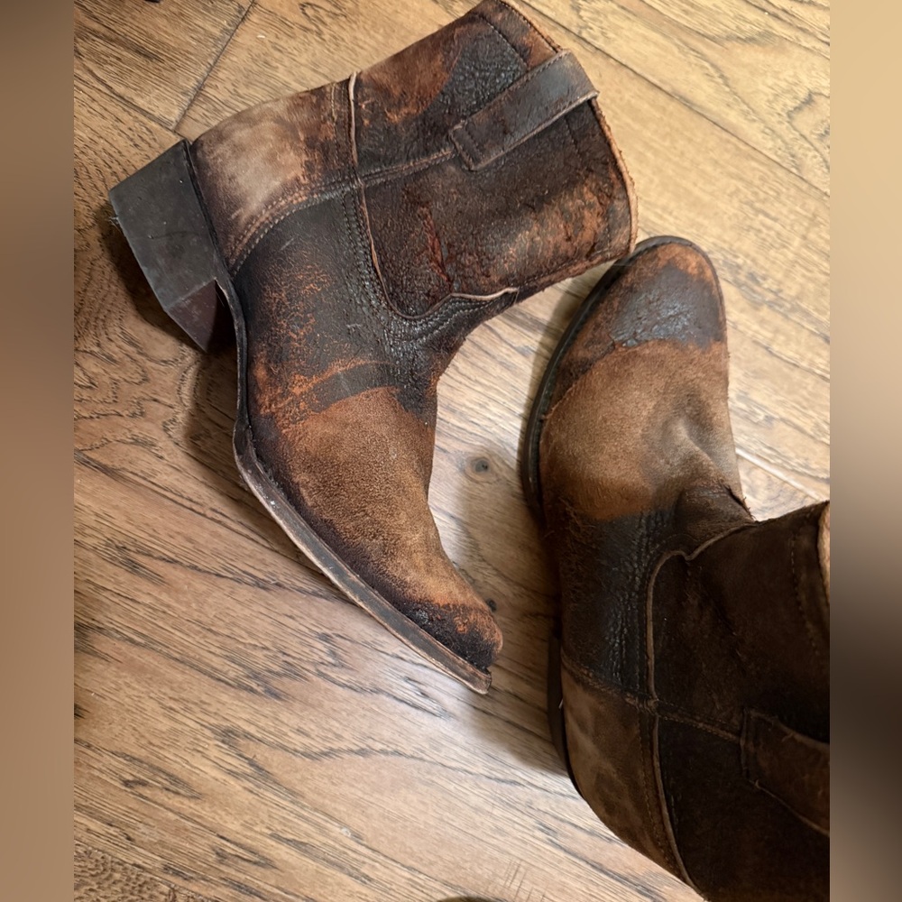 WOMEN'S CORRAL CHOCOLATE TAN LAMB ROUND TOE COWBOY BOOTIE WITH ZIPPER